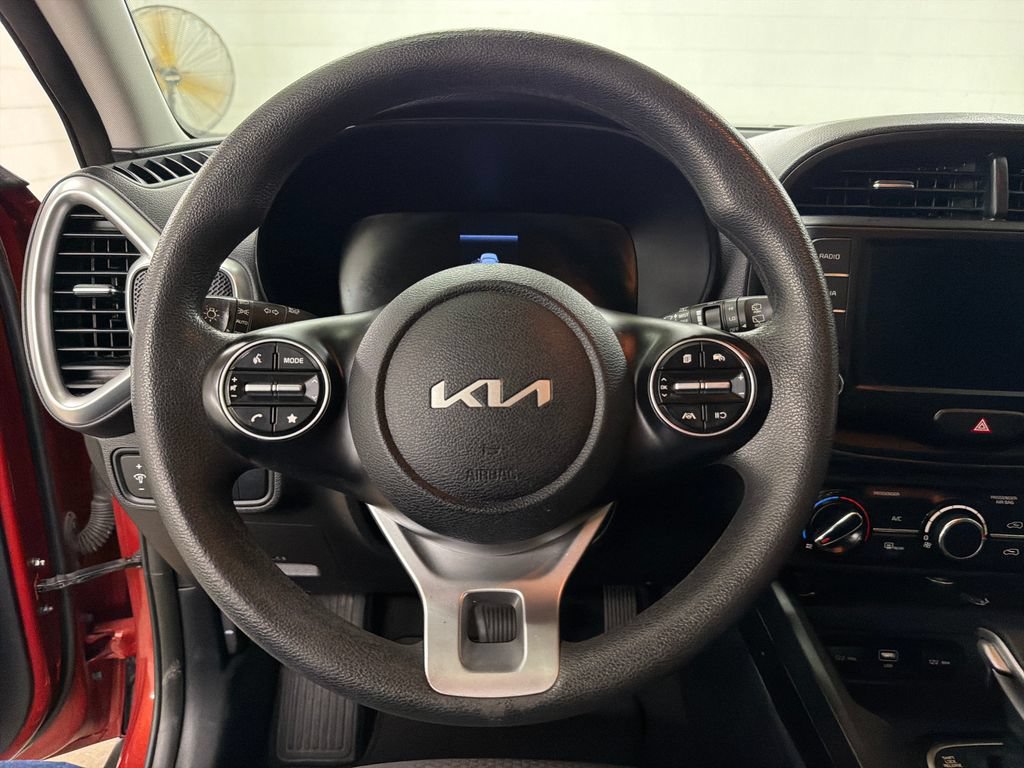 Used 2023 Kia Soul LX FWD image 18