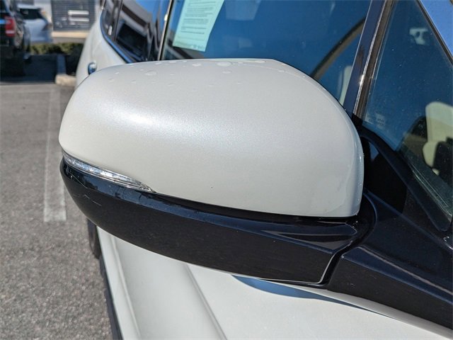 Used 2022 Honda Pilot Touring image 12