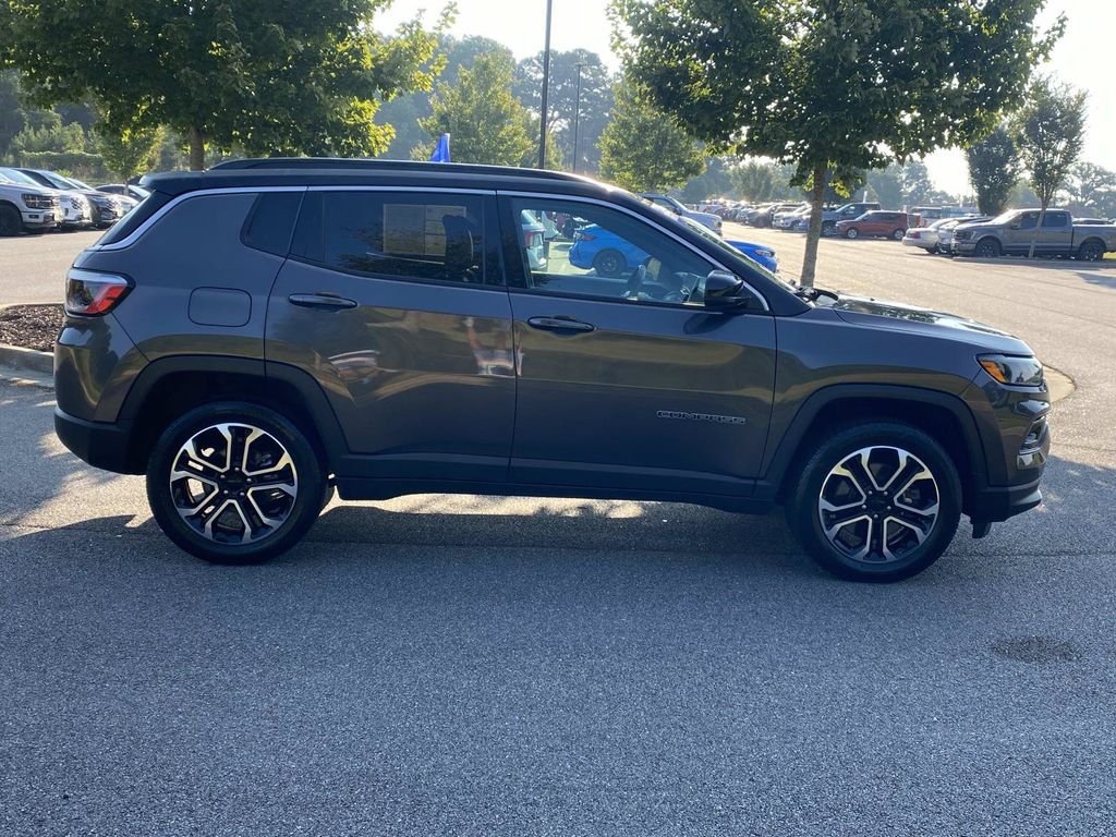 Used 2024 Jeep Compass Limited AWD/4WD image 2