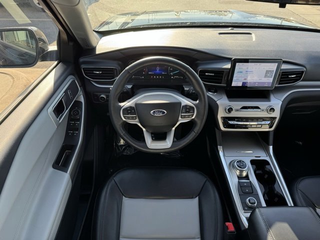 Certified 2022 Ford Explorer XLT w/ Equipment Group 202A image 10
