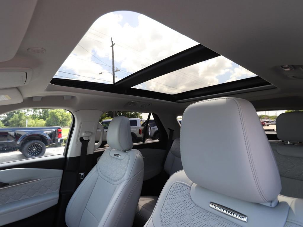 Certified 2025 Ford Explorer Platinum w/ LUX Leather Package image 4