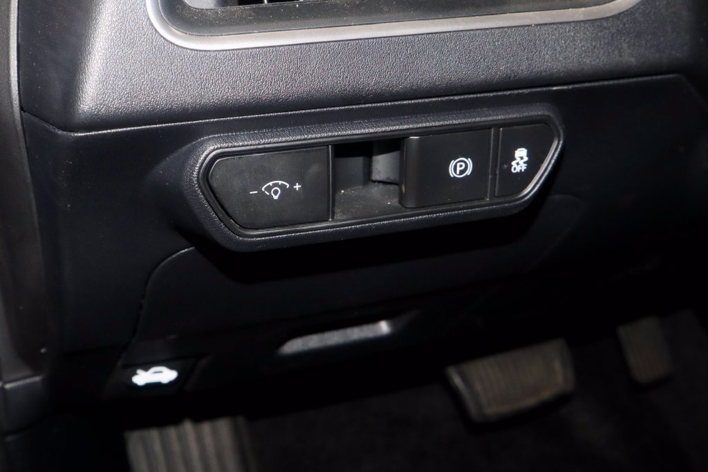 Used 2025 Kia K4 FWD image 26