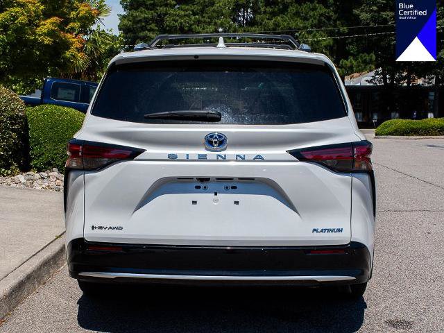 Used 2025 Toyota Sienna Platinum AWD/4WD image 4