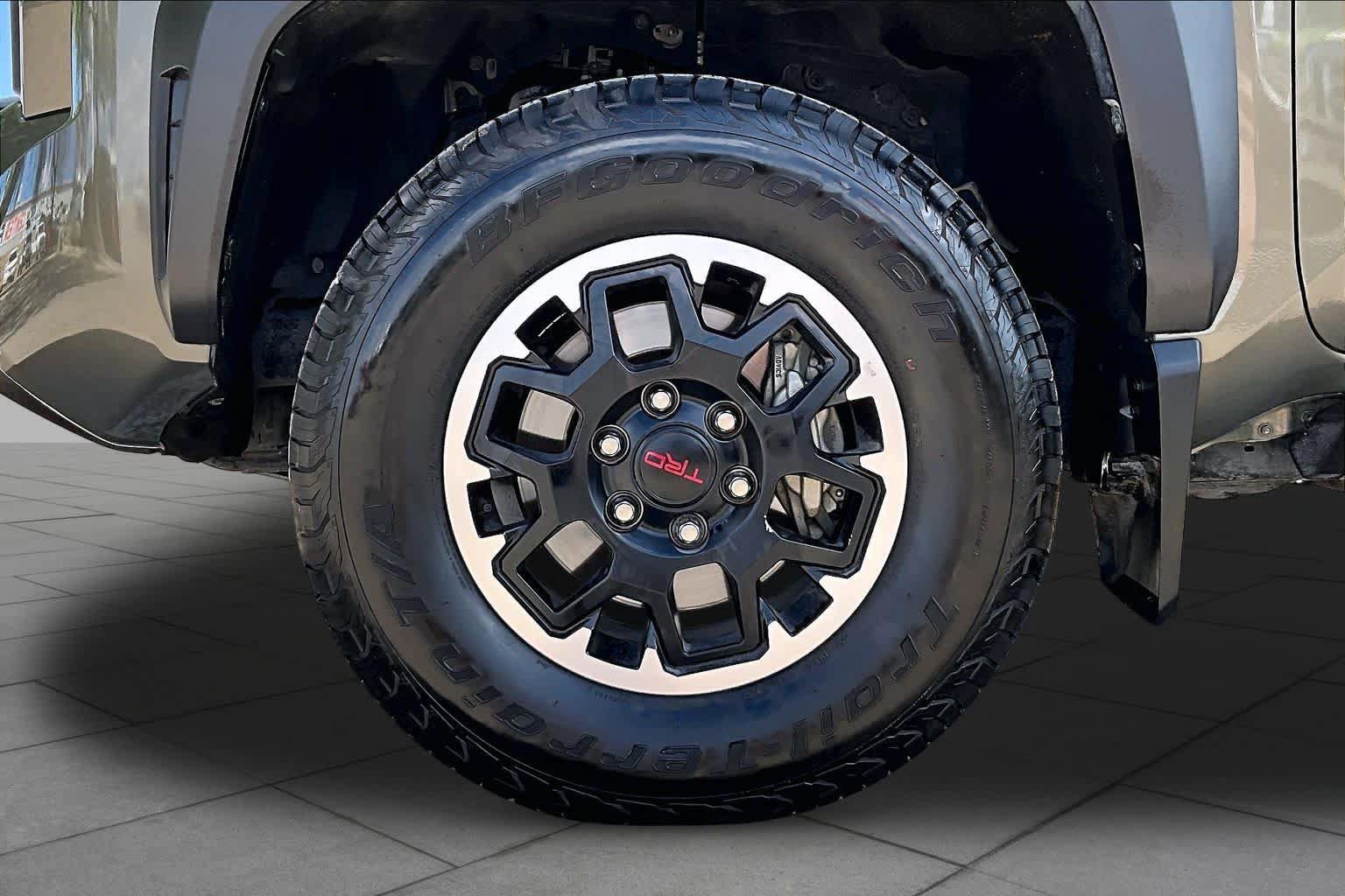 Used 2025 Toyota Tacoma TRD Off-Road AWD/4WD image 11