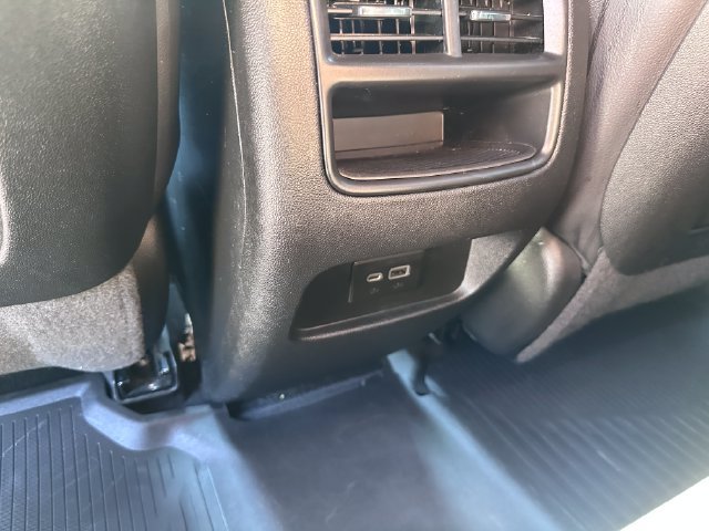 Used 2021 Cadillac XT5 Luxury w/ LPO, Floor Liner Package FWD image 9