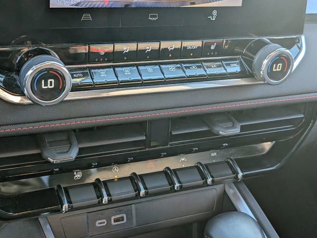 Used 2024 Chevrolet Colorado Z71 w/ Z71 Convenience Package 2 image 22