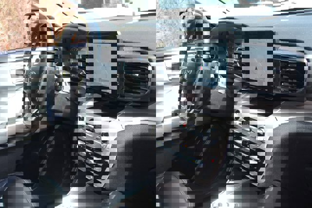 Certified 2023 Ford Explorer XLT w/ Equipment Group 202A image 10