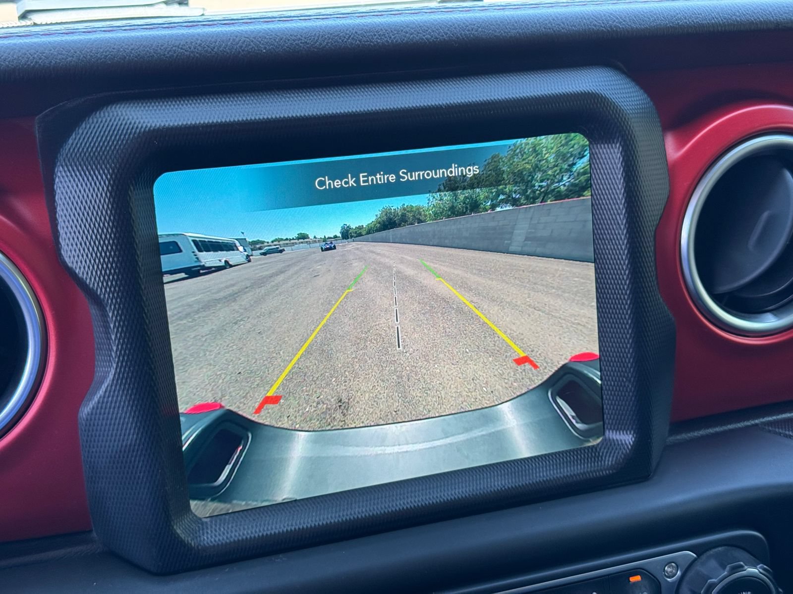 Used 2020 Jeep Gladiator Rubicon AWD/4WD image 25