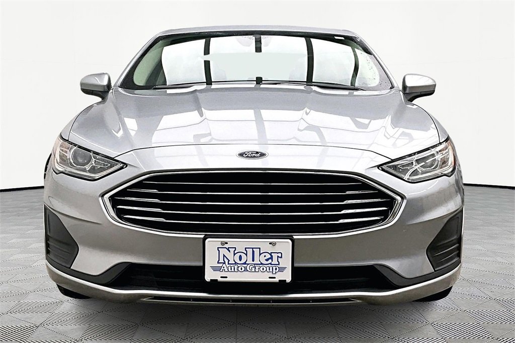Certified 2020 Ford Fusion SE image 3