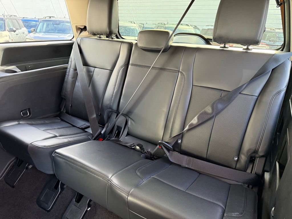 Certified 2023 Ford Expedition XLT image 9