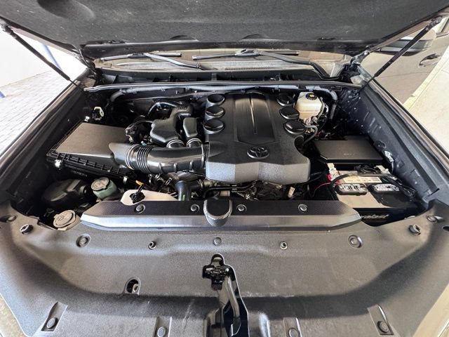 Used 2019 Toyota 4Runner SR5 AWD/4WD image 22