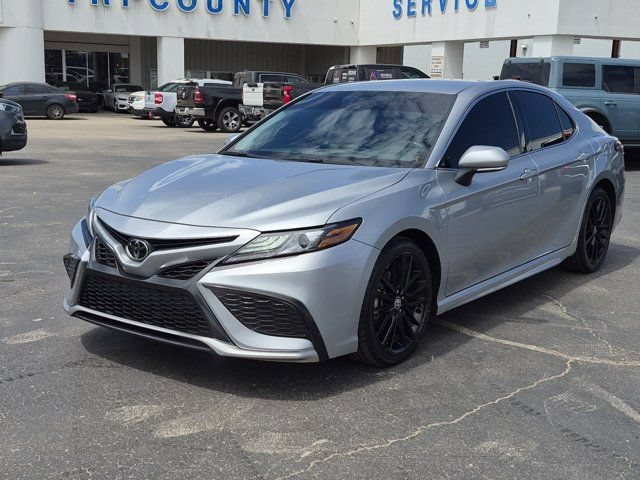 Used 2023 Toyota Camry XSE FWD image 3