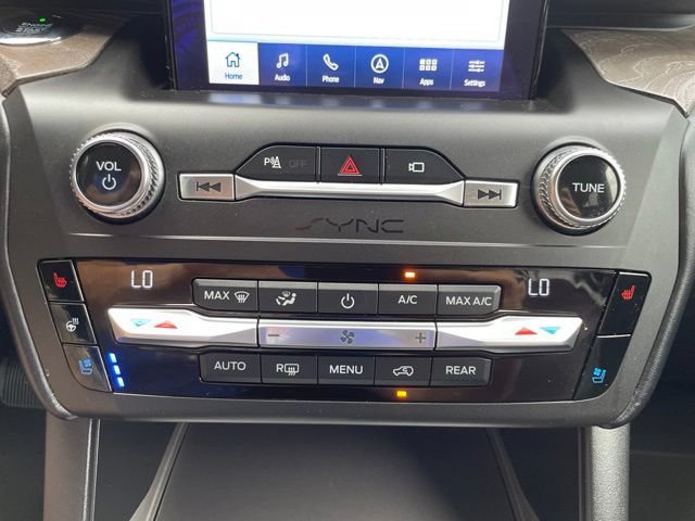 Certified 2020 Ford Explorer Platinum w/ Premium Technology Package AWD/4WD image 28