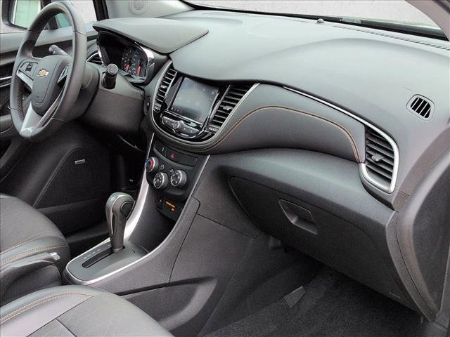 Used 2020 Chevrolet Trax LT w/ Sun & Sound Package AWD/4WD image 21