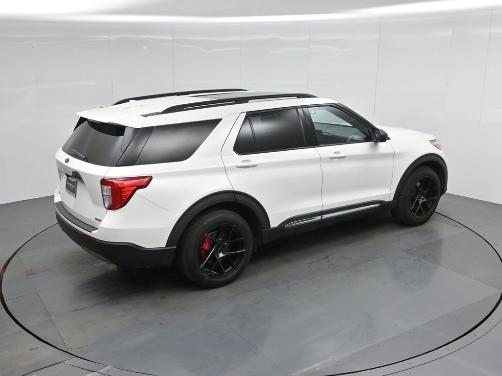 Certified 2020 Ford Explorer XLT w/ Equipment Group 202A image 12