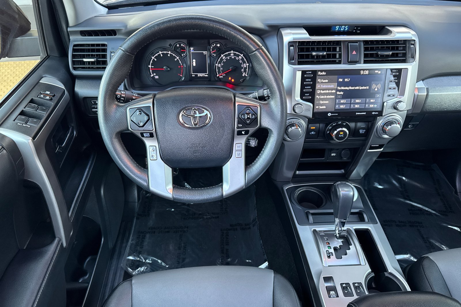 Used 2022 Toyota 4Runner SR5 Premium w/ Moonroof Package AWD/4WD image 15