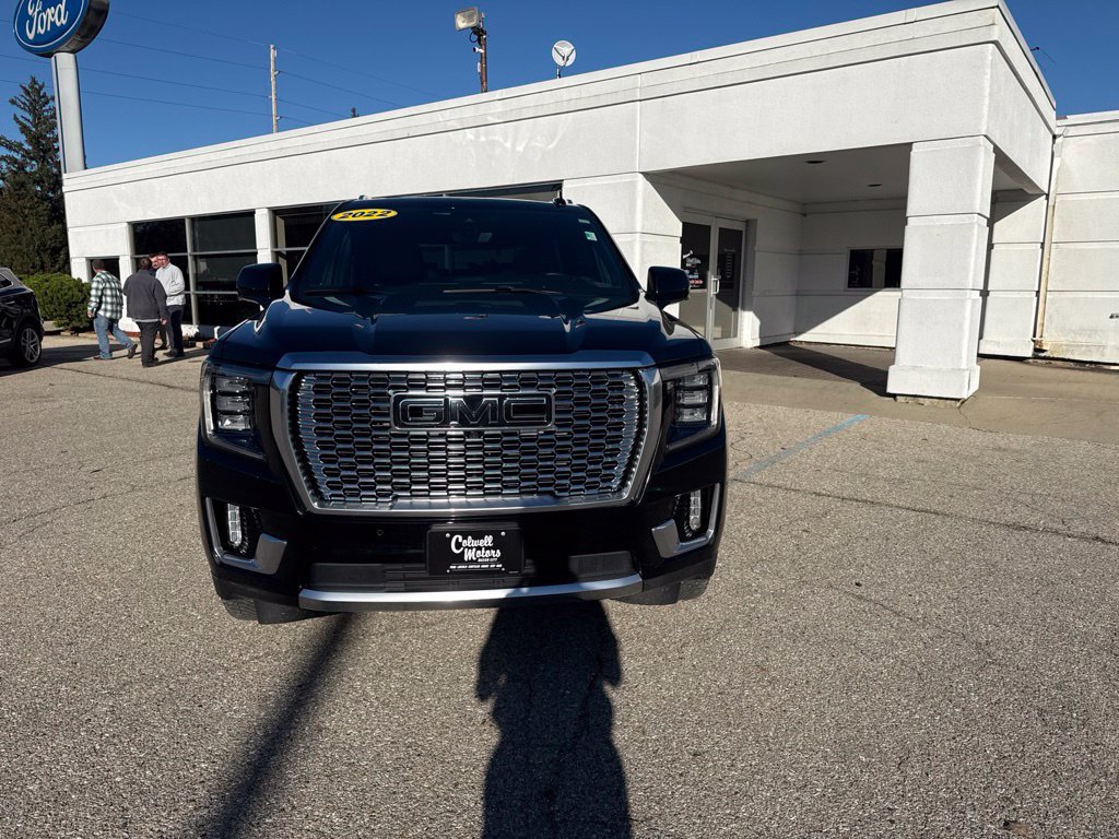 Used 2022 GMC Yukon Denali w/ Advanced Technology Package AWD/4WD image 8