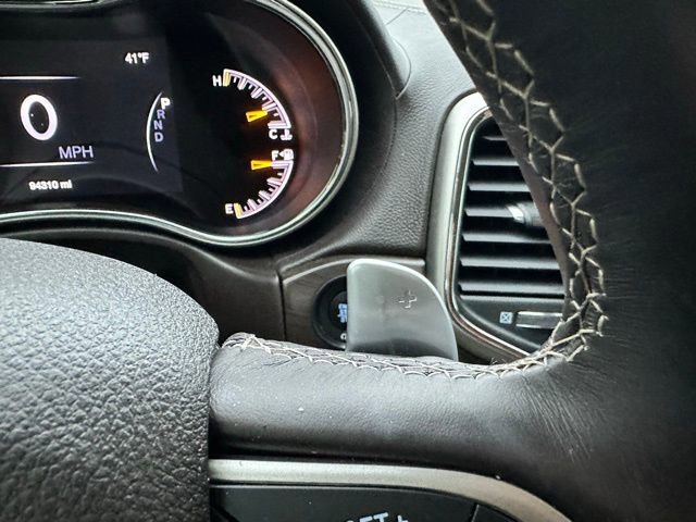 Used 2017 Jeep Grand Cherokee Overland w/ Jeep Active Safety Group image 74