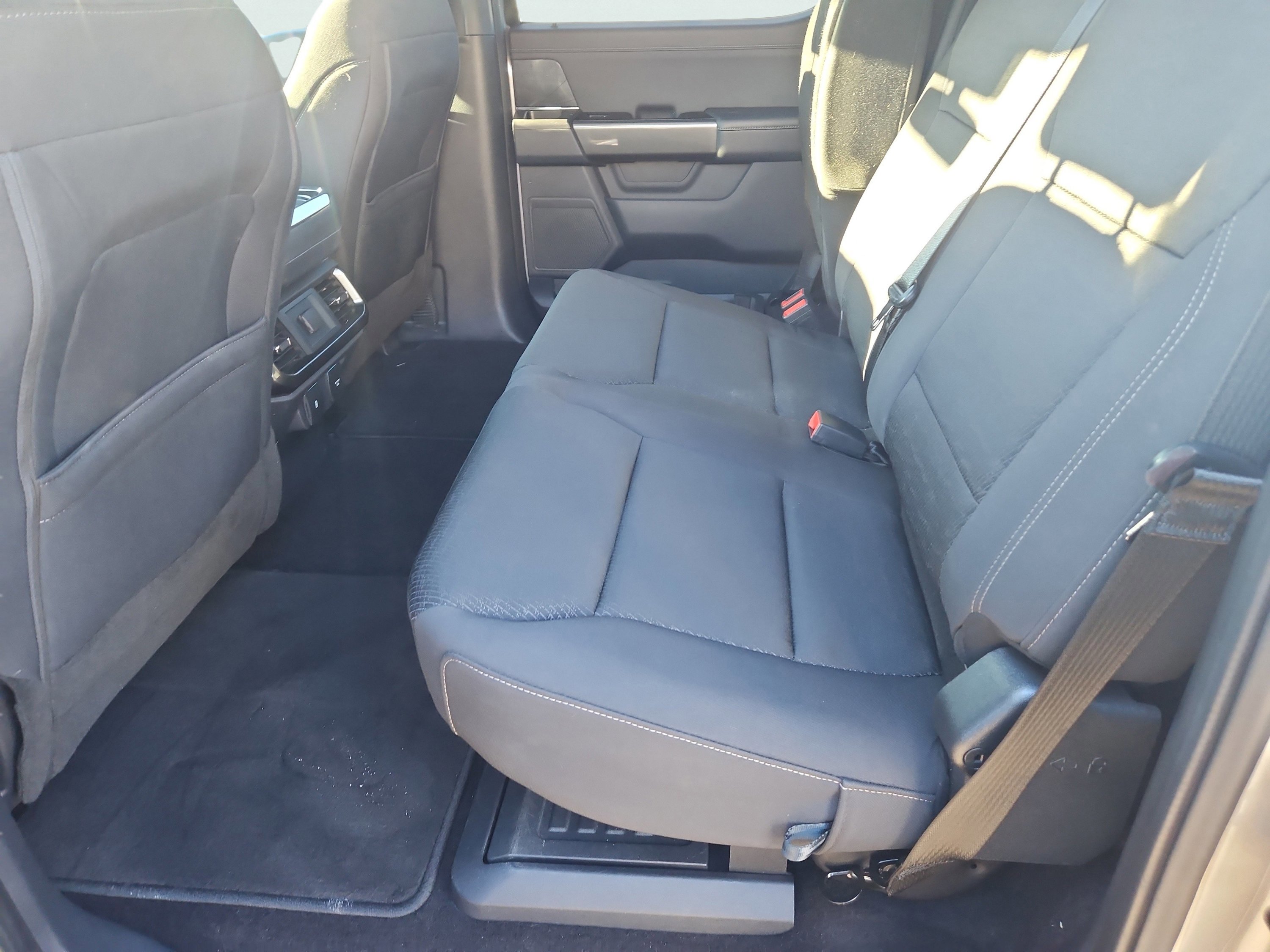 Certified 2022 Ford F150 XLT w/ Equipment Group 302A High image 37