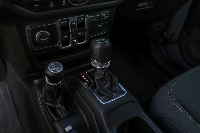 Used 2025 Jeep Wrangler Sport image 40