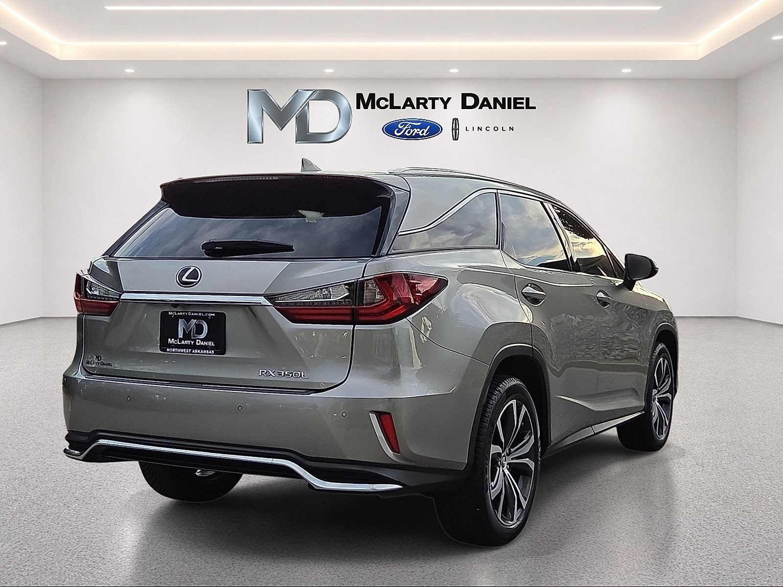 Used 2020 Lexus RX 350L Premium w/ Premium Package AWD/4WD image 5