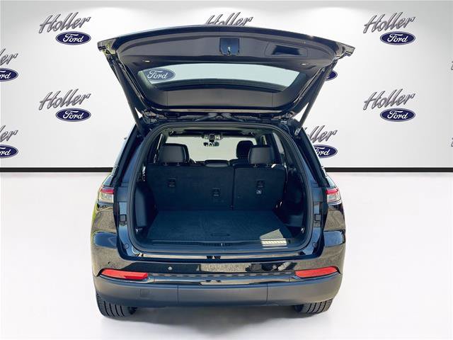 Used 2025 Jeep Grand Cherokee Altitude RWD image 28