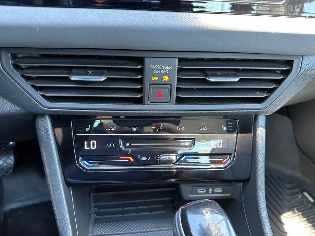 Used 2025 Volkswagen Jetta SE w/ Sunroof Package FWD image 31