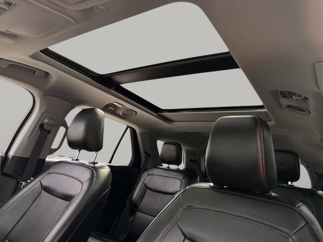 Certified 2023 Ford Explorer Limited w/ Limited Technology Package RWD image 22