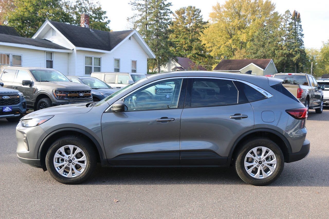 Certified 2024 Ford Escape Active AWD/4WD image 2