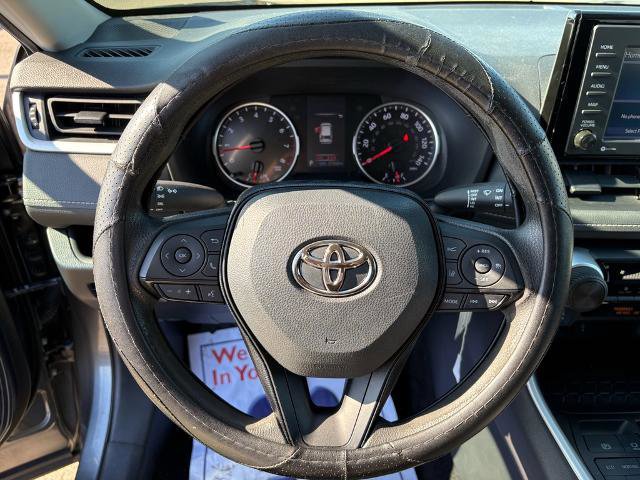 Used 2021 Toyota RAV4 LE image 17