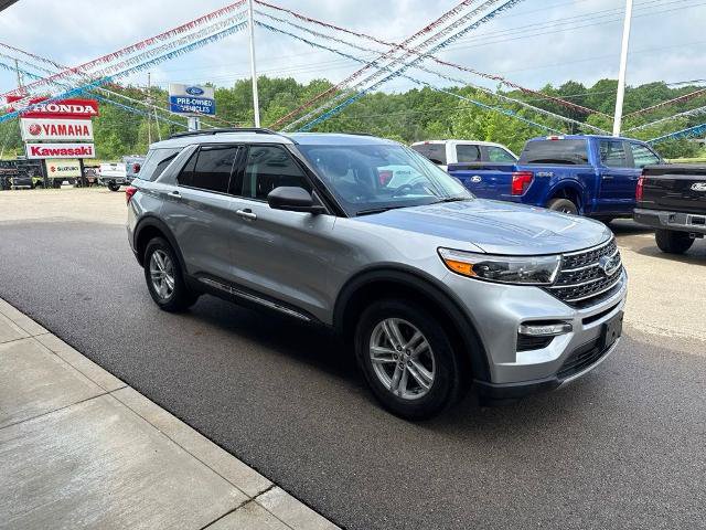 Certified 2022 Ford Explorer XLT w/ Equipment Group 202A AWD/4WD image 2
