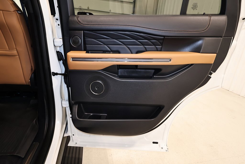 Certified 2024 Ford Expedition Platinum image 22