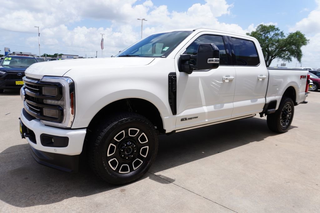 Certified 2025 Ford F250 Platinum AWD/4WD image 3