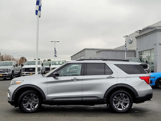 Certified 2022 Ford Explorer XLT w/ Equipment Group 202A image 2