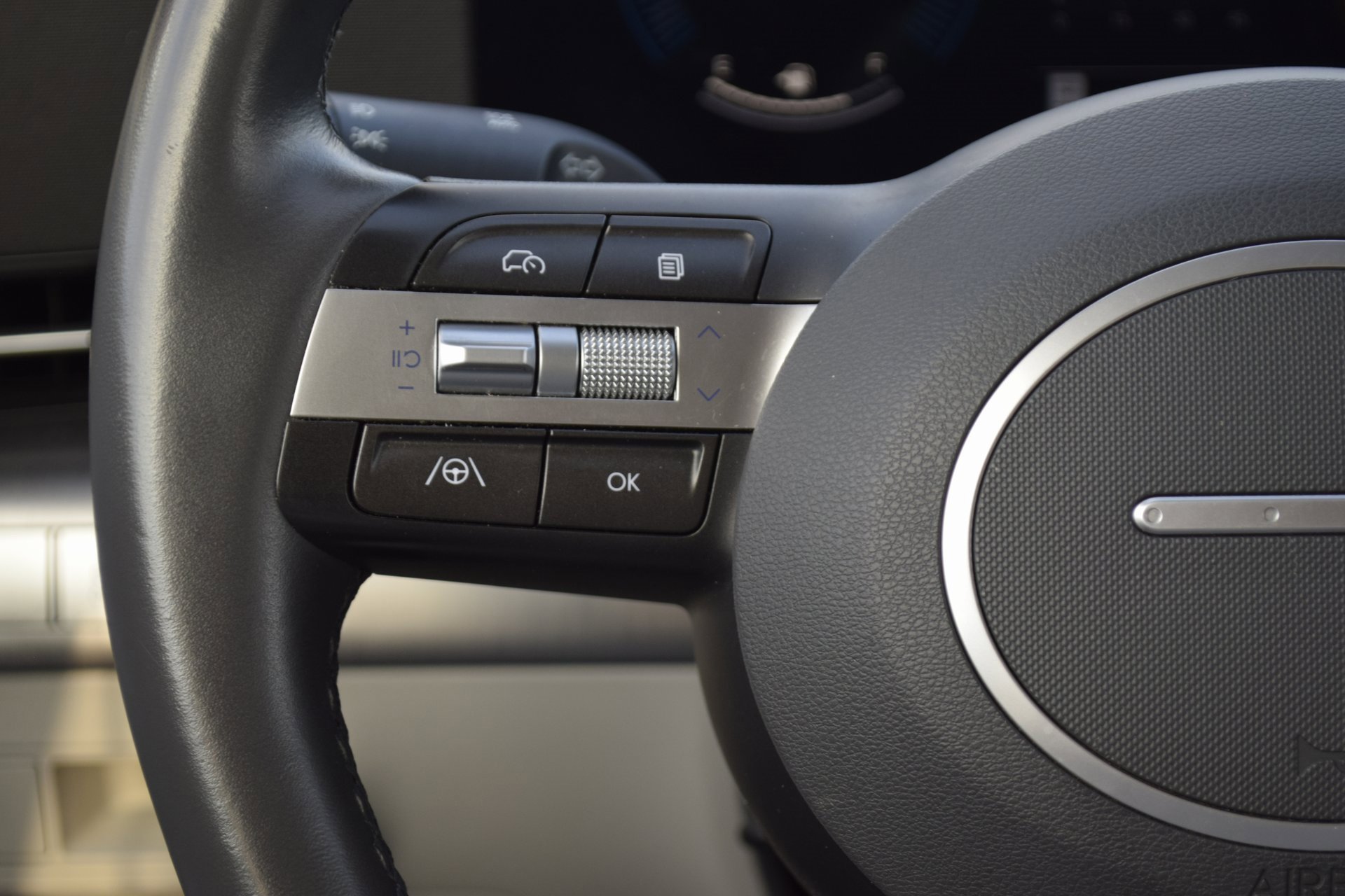 Used 2024 Hyundai Kona SEL image 12