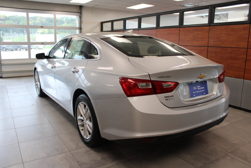 Used 2018 Chevrolet Malibu LT FWD image 7