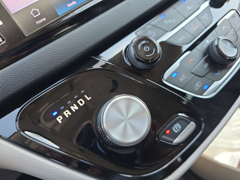 Used 2023 Chrysler Pacifica Touring-L FWD image 29