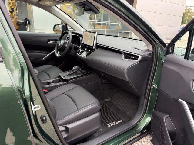 Used 2026 Toyota Corolla Cross XLE w/ Convenience Package AWD/4WD image 34