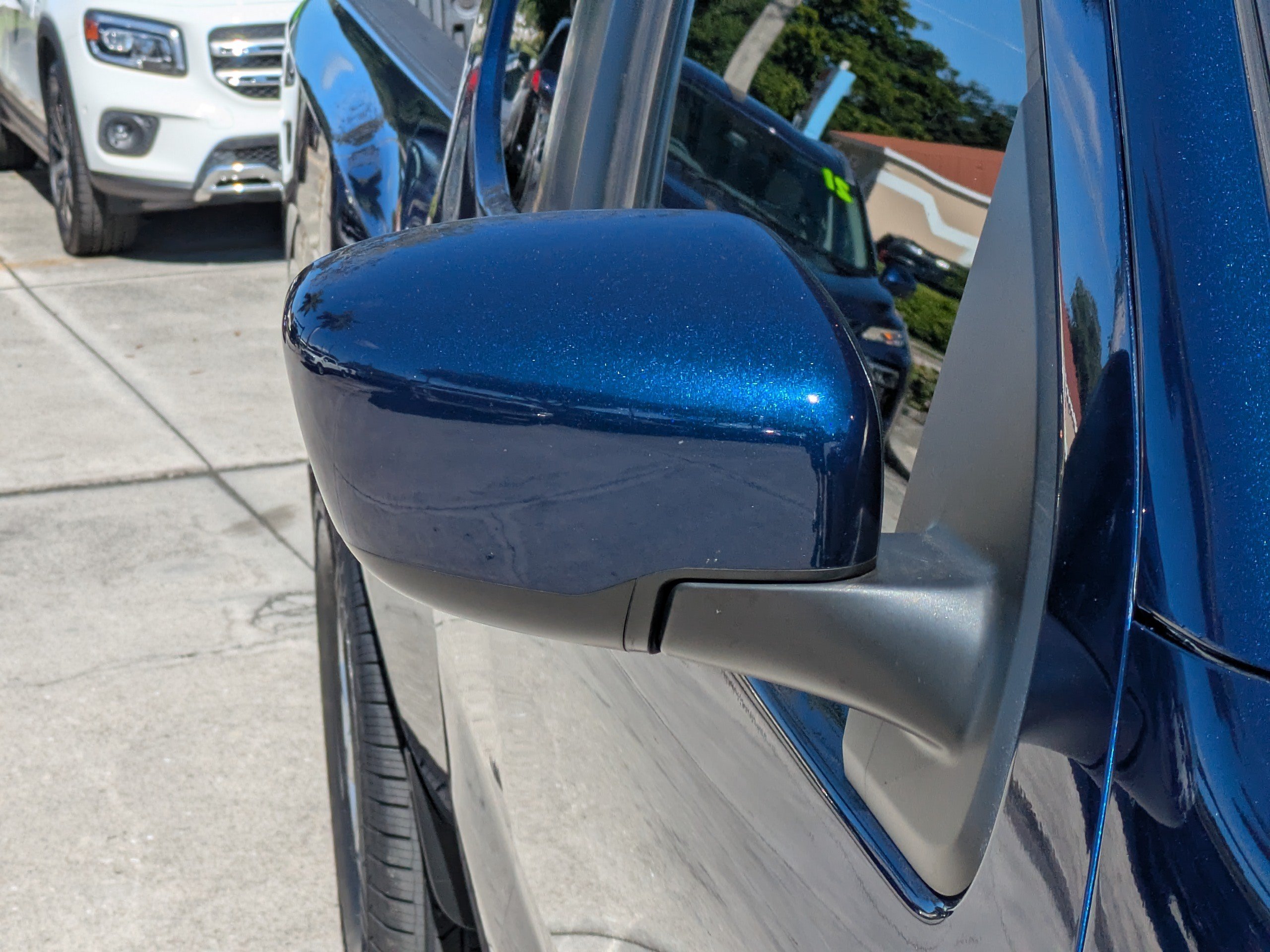 Used 2023 Nissan Frontier SV w/ SV Convenience Package RWD image 10