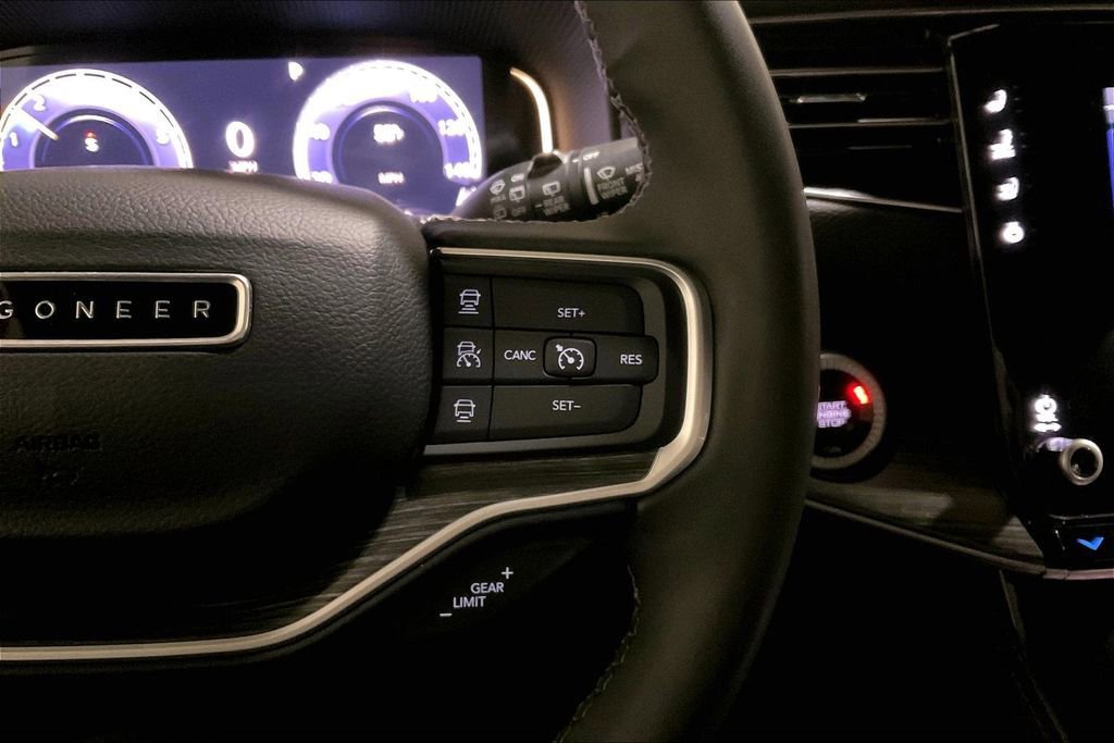 Used 2024 Jeep Wagoneer Series II w/ Flexible Seating Group image 18