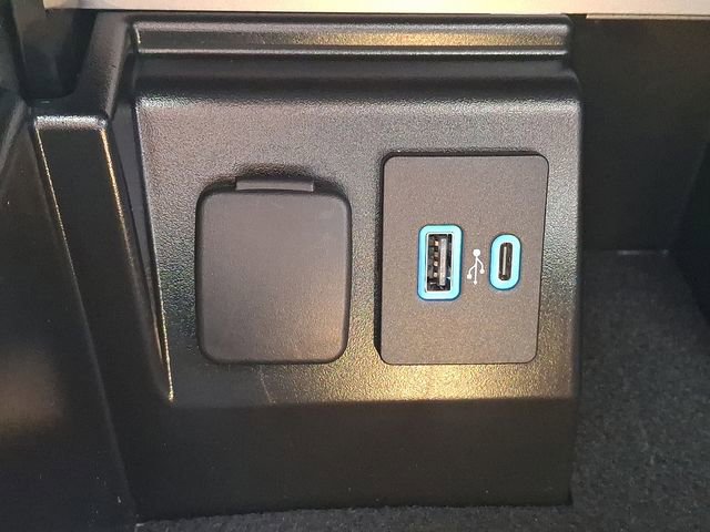 Certified 2024 Ford Explorer ST-Line w/ Class IV Trailer Tow Package image 26