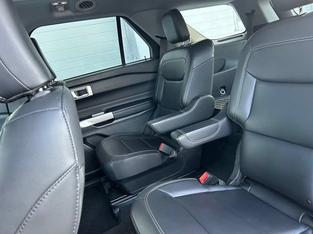 Certified 2023 Ford Explorer XLT w/ Equipment Group 202A AWD/4WD image 9