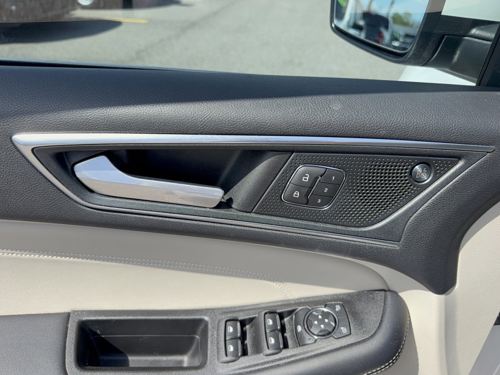 Certified 2021 Ford Edge Titanium w/ Equipment Group 301A image 9