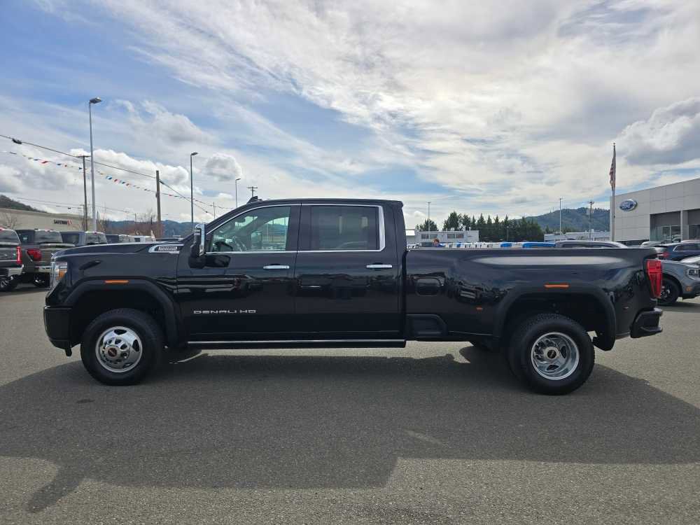 Used 2022 GMC Sierra 3500 Denali w/ Denali Ultimate Package image 2