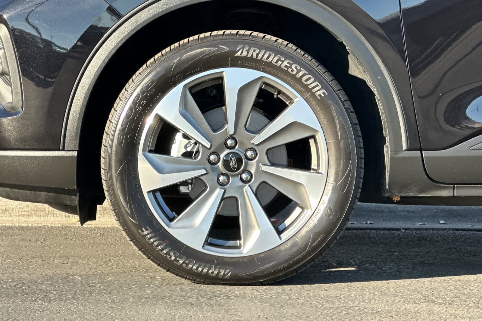 Certified 2025 Ford Escape Platinum w/ Premium Technology Package AWD/4WD image 27
