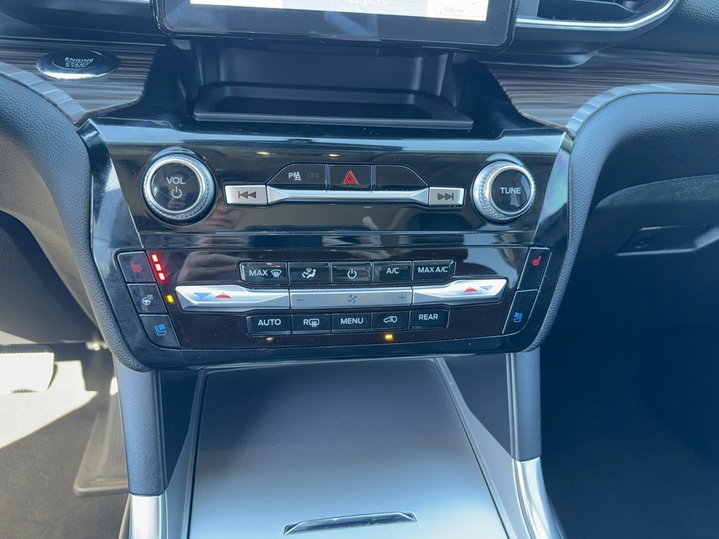 Certified 2023 Ford Explorer Limited w/ Equipment Group 301A image 21