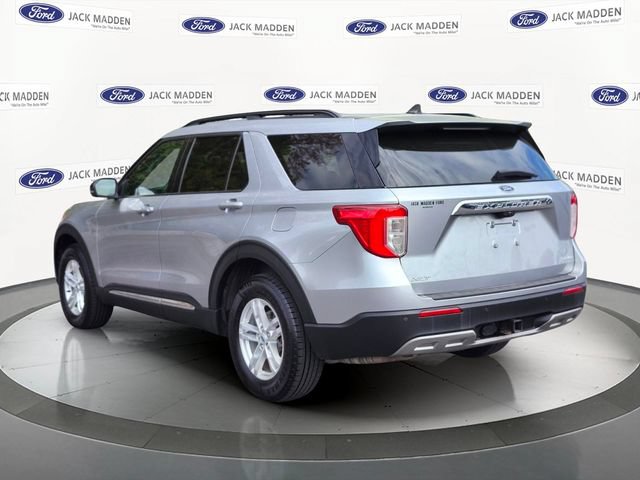 Certified 2023 Ford Explorer XLT w/ Equipment Group 202A AWD/4WD image 3