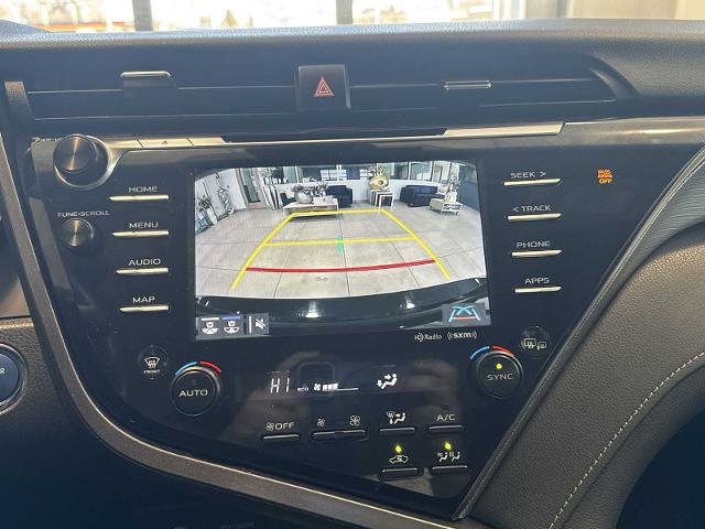 Used 2019 Toyota Camry SE w/ Sunroof Package image 13