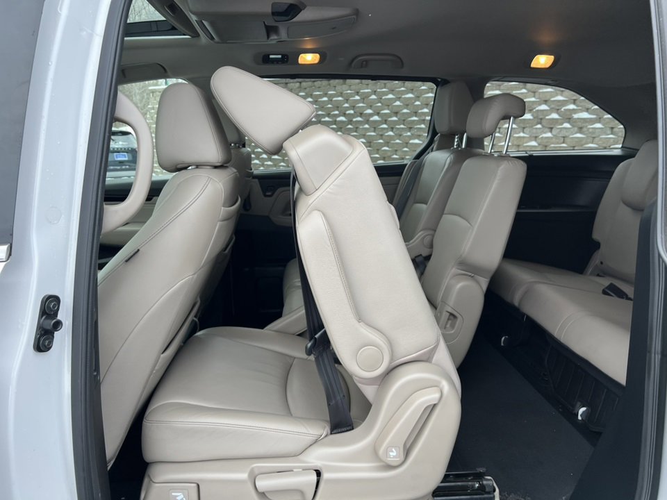 Used 2023 Honda Odyssey Touring image 12
