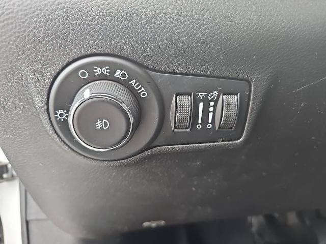 Used 2024 Jeep Compass Latitude AWD/4WD image 23